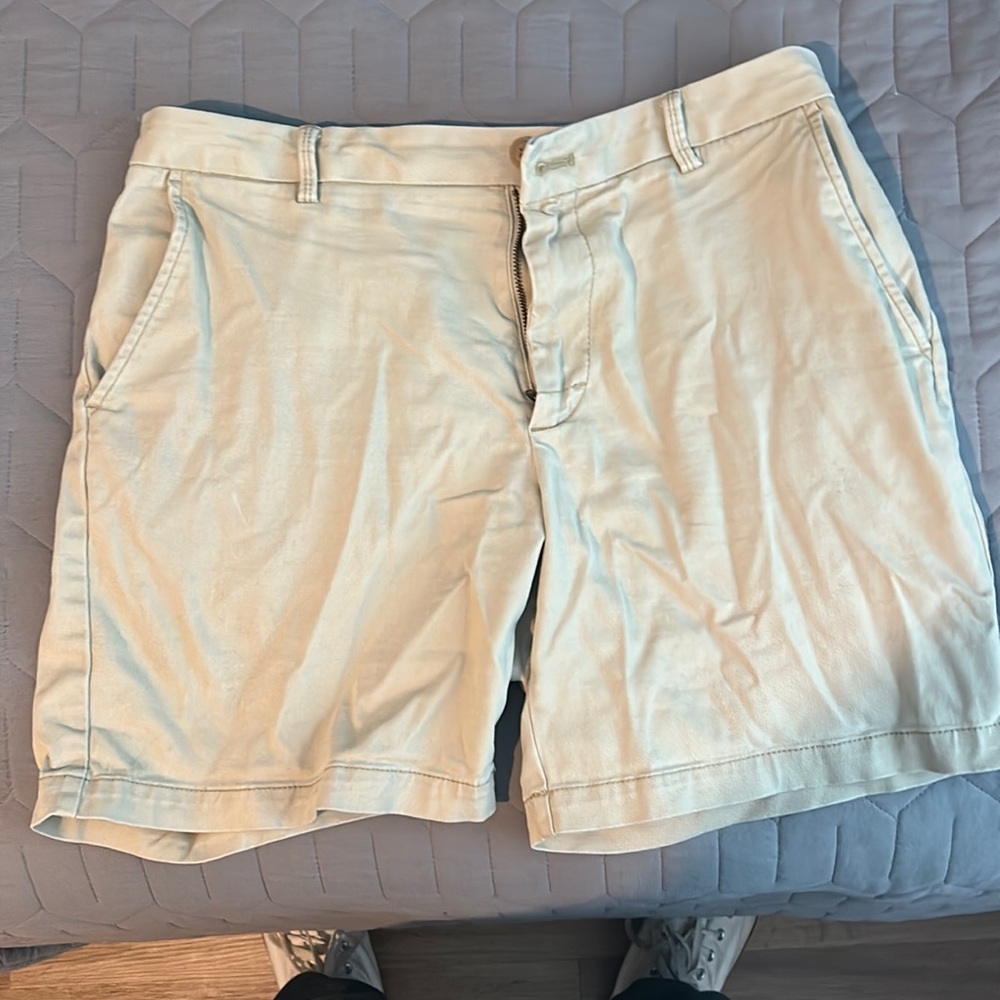IZOD khaki shorts